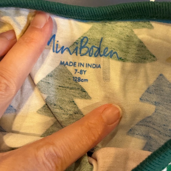 Size 7-8 Mini Boden Printed Tunic in Multi Christmas Trees - Picture 6 of 6